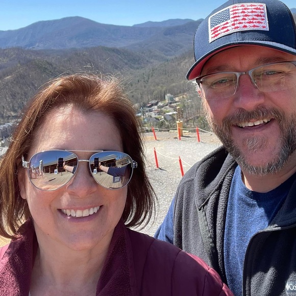 Meet your Posher, Travis - Picture 1 of 2